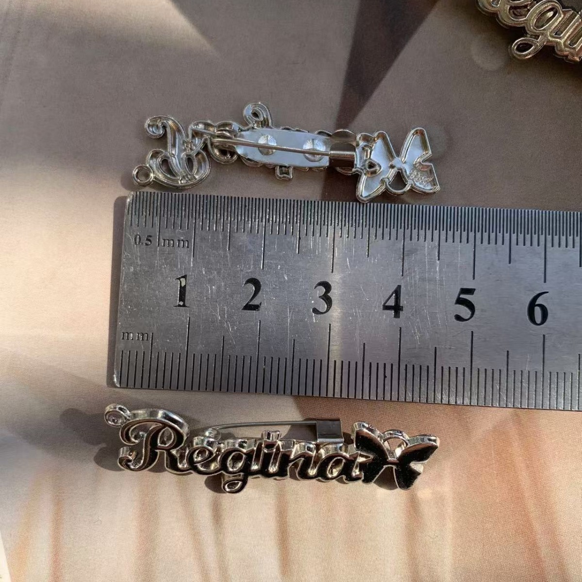 Ready-Made English Letter Pins Brooches, Versatile and Unique Clothing, Shoe, and Hat Accessories, Garment Accessories