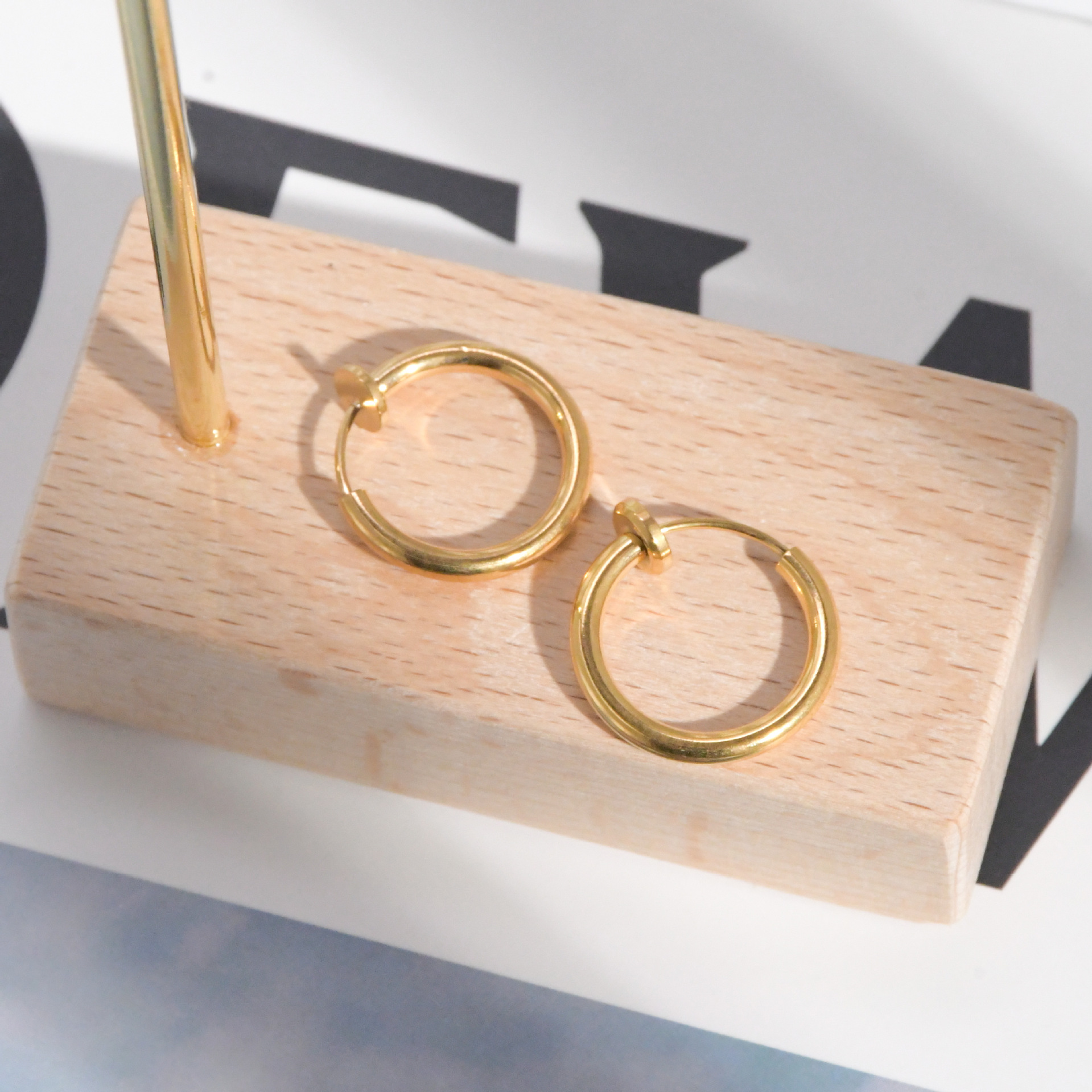 Korean Style Men's Stainless Steel Hoop Simple Earrings Without Pierced Ears, Personalized and Versatile, Fashionable Spring Ear Clip and Ear Wire Hoop