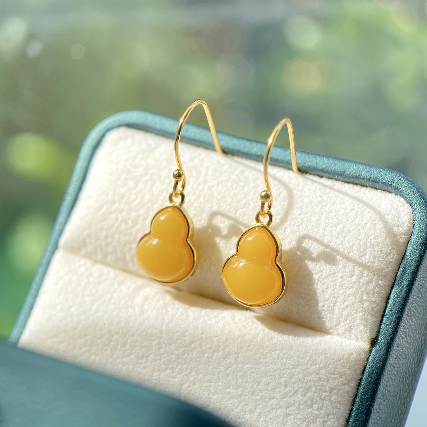 Natural Chicken Oil Yellow Beeswax Gourd Earrings S925 Sterling Silver Inlaid Gourd Earrings Ready for Sale Wholesale New Chinoiserie Earrings