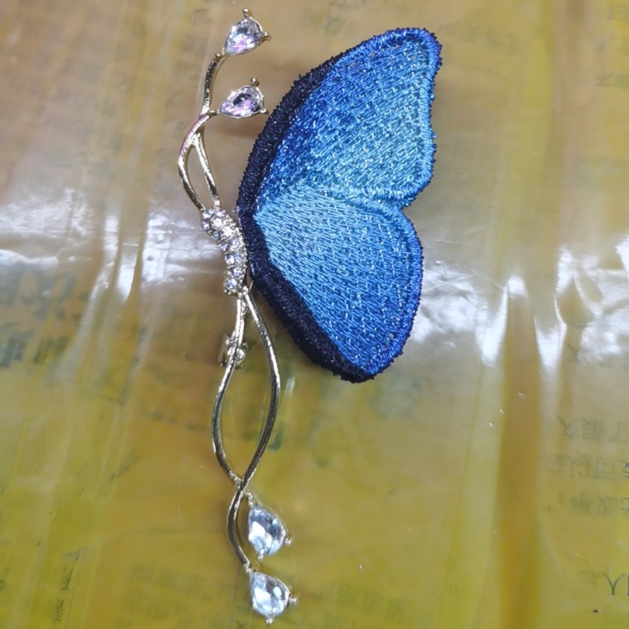 Ретро брошка с вышитой бабочкой синего цвета, креативная длинная брошка для женщин, высококачественные аксессуары для корсажа, оригинальный подарок