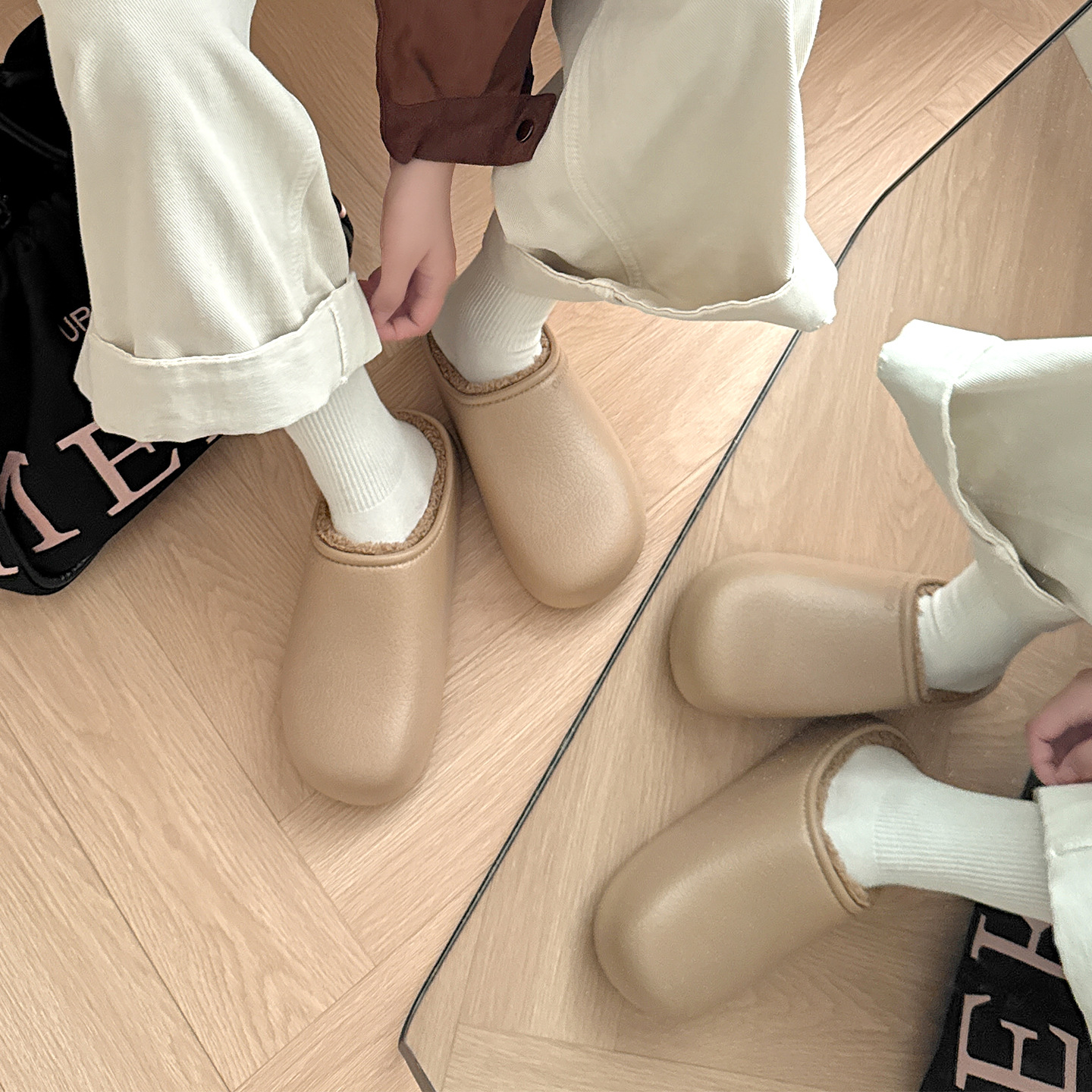 2025 New Fashionable Indoor Couple Cotton Slippers for Autumn and Winter, Warm, Waterproof, Non-Slip, Antibacterial Birkenstock Slippers for Men and Women