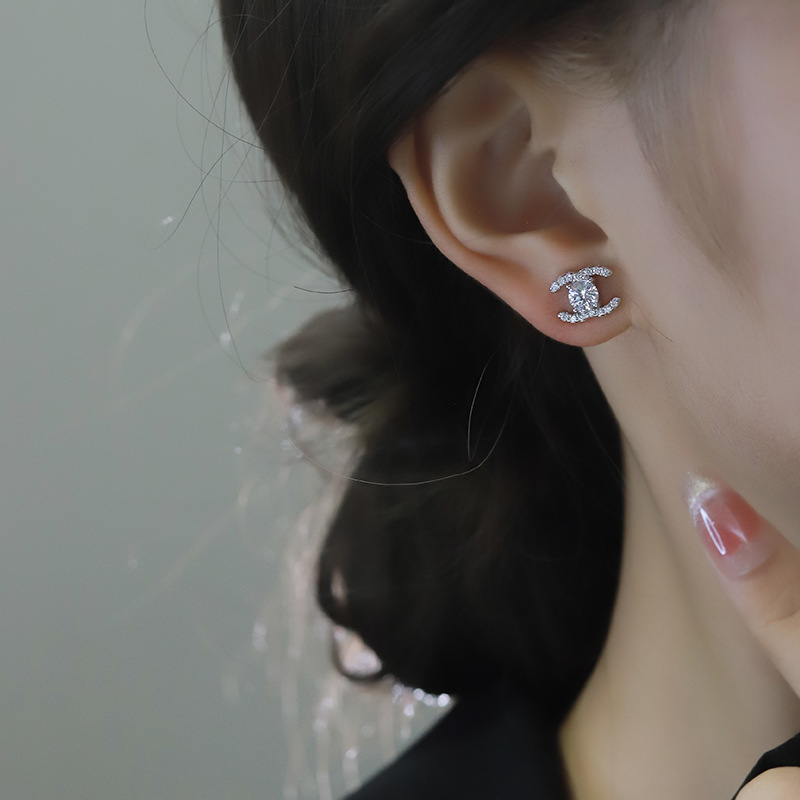 Cross-Border Supply S925 Silver Electroplated 18K White Gold Double C Moissanite Earrings for Women Moissanite Earrings Small Fragrance High-End