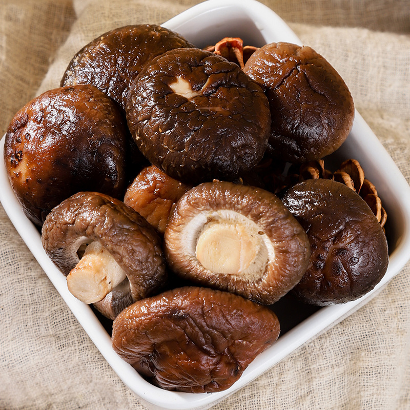 Wholesale Dried Shiitake Mushrooms, Organic Dried Shiitake Mushrooms, Thick-Fleshed Mushrooms, Specialty from Dabie Mountain, Poverty Alleviation, Direct Delivery from the Place of Origin