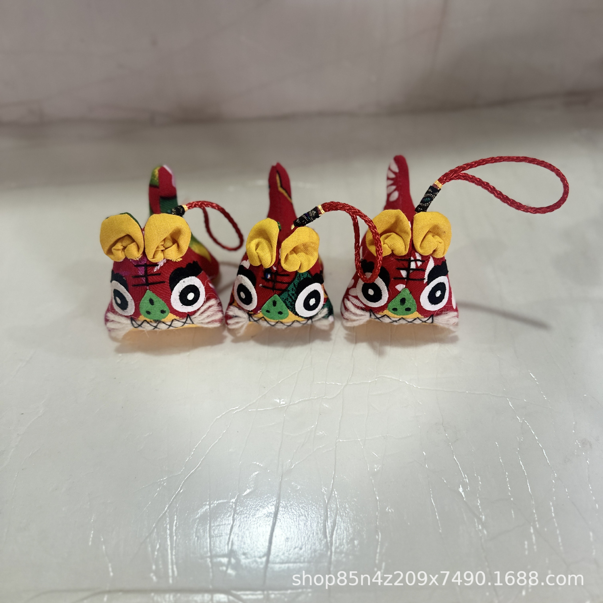 Handmade Cloth Tiger Ornament Folk Craft Popular Cultural and Creative Gift for Tourist Attractions Opening Gift Wangwang Tiger