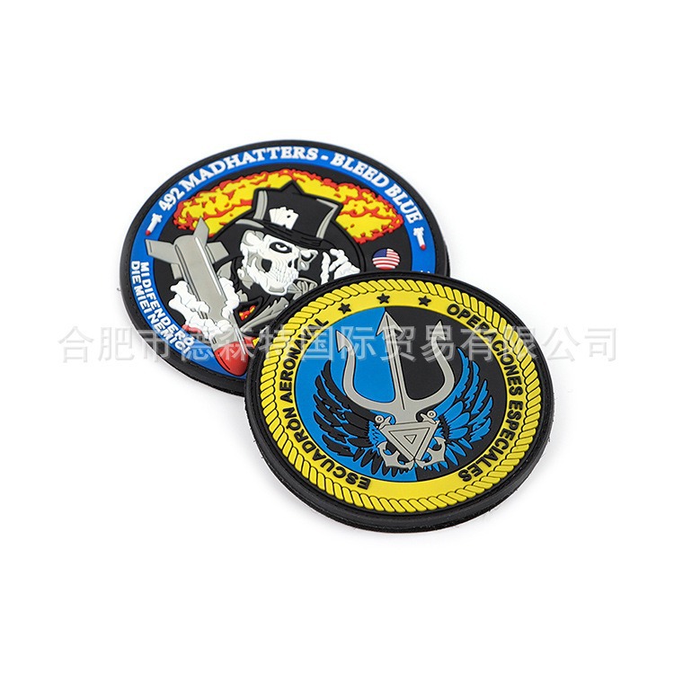 Manufacturer Customized Pvc Rubber Seal Velcro Armband Clothing Badge Plastic Label Soft Rubber Clothing Accessories Logo Patch