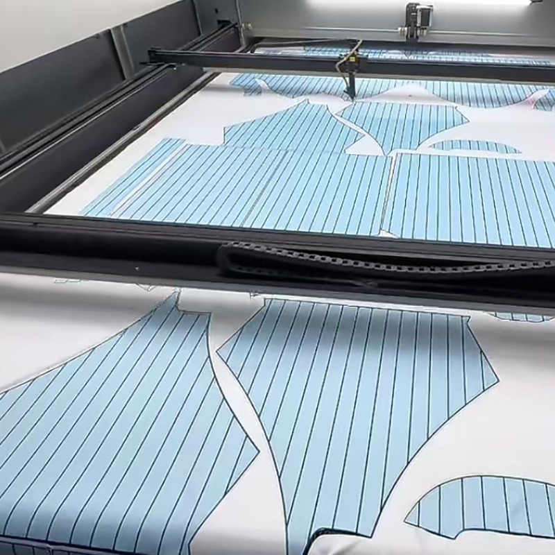 Develop laser slicing, develop clothing slicing, punch, carvings, camera positioning, slicing