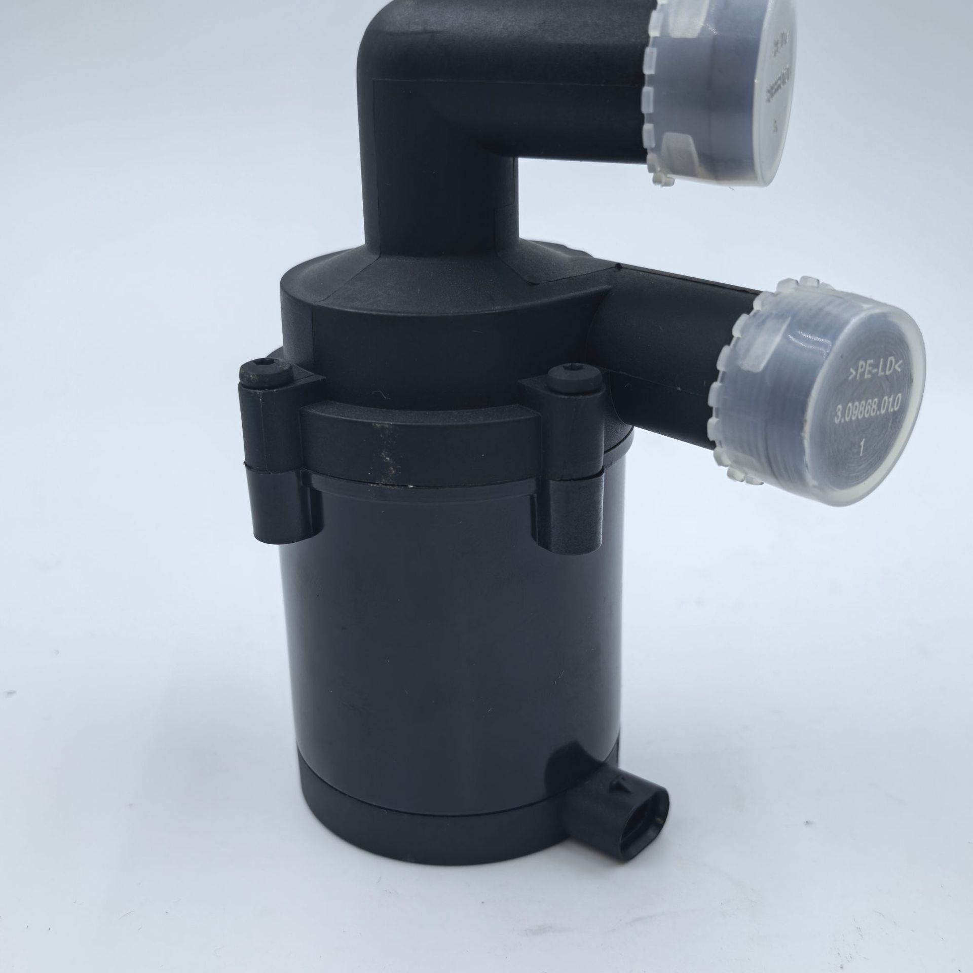 Manufacturers Car Cooling Water Pump 702671370 390034 for Mercedes Benz 2011 Car Accessories Wholesale