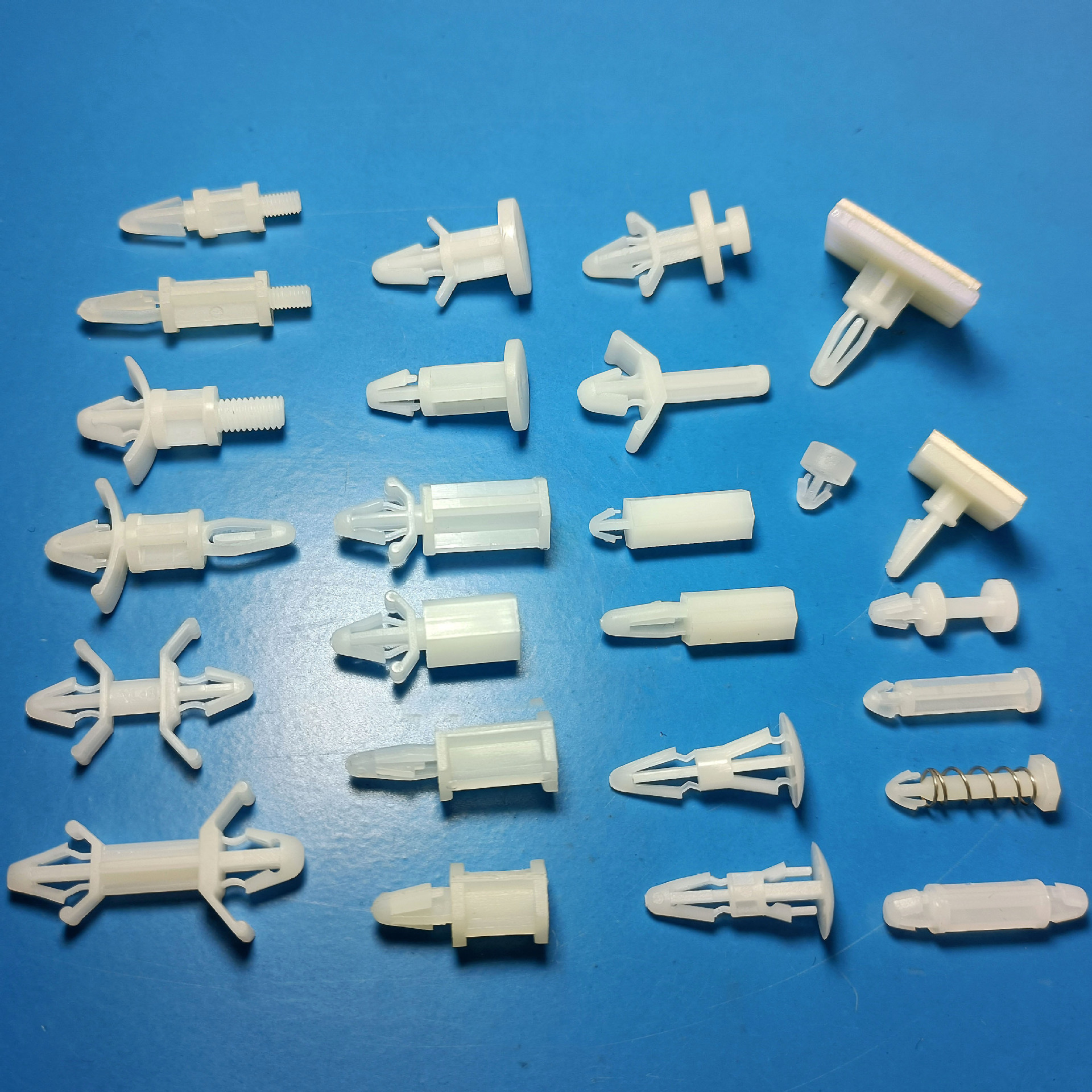 Aircraft head isolation column PC board support column rivet flat bottom spacer column circuit board bracket nylon hexagonal column stud