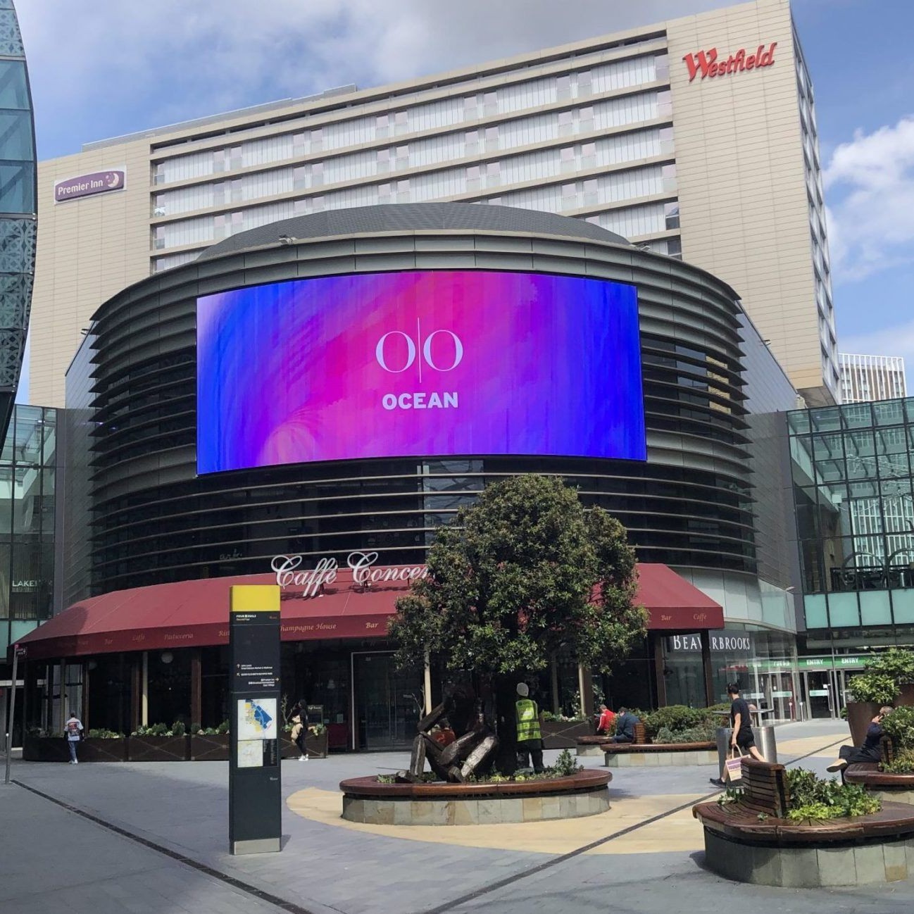 Outdoor Led Display Screen, Full-Color Open-Air Advertising Splicing Screen, High-Definition Display, Outdoor Plaza Waterproof Dynamic Screen