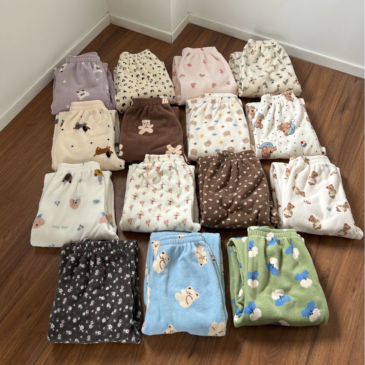 2025 Winter Snowflake Velvet Thickeneded Warm Elastic Waist Floral Cute Loose Pajamas Home Pants Can Be Worn Outside