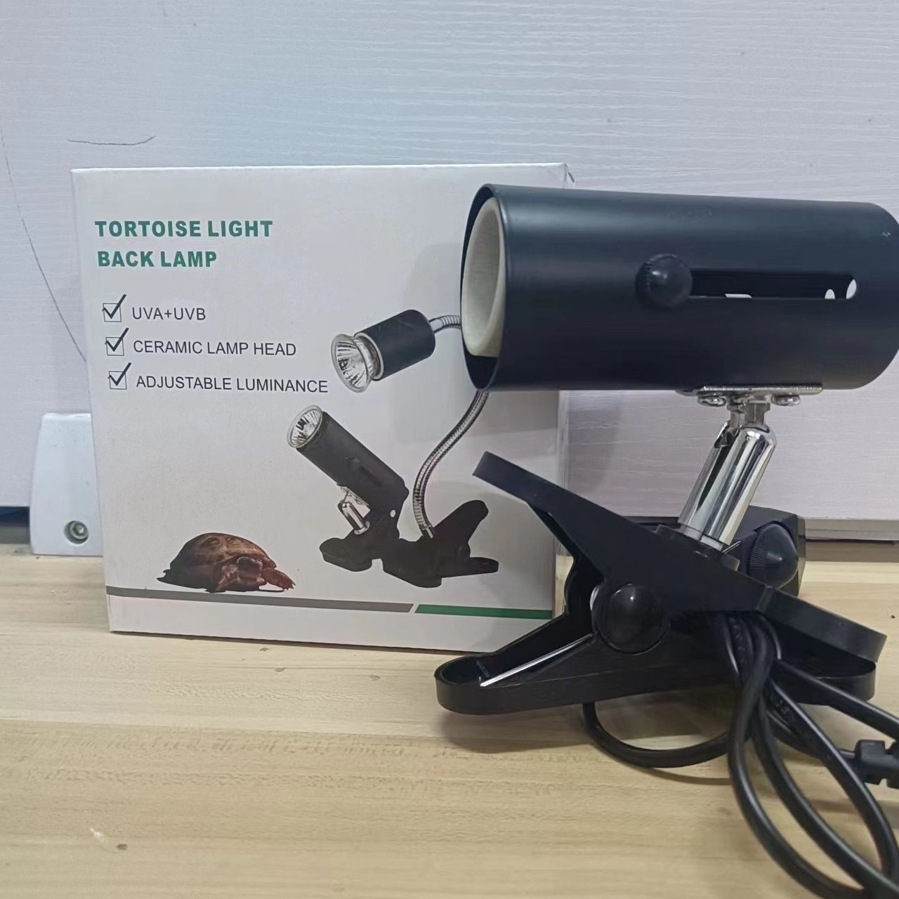 Tortoise sun back lamp climbing pet heating lamp clip lamp turtle lamp holder ceramic lamp clip reptile heat preservation lamp small sun bulb