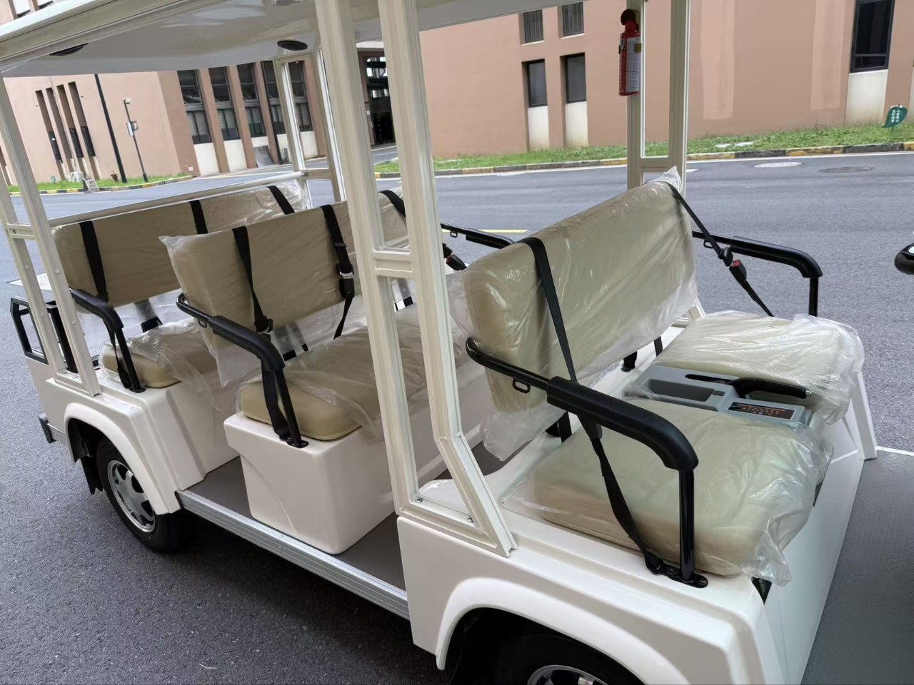 Open 8-Seat Electric Sightseeing Car with Glass Door, Sightseeing Electric Vehicle, Tourist Reception Vehicle, Park Electric Vehicle