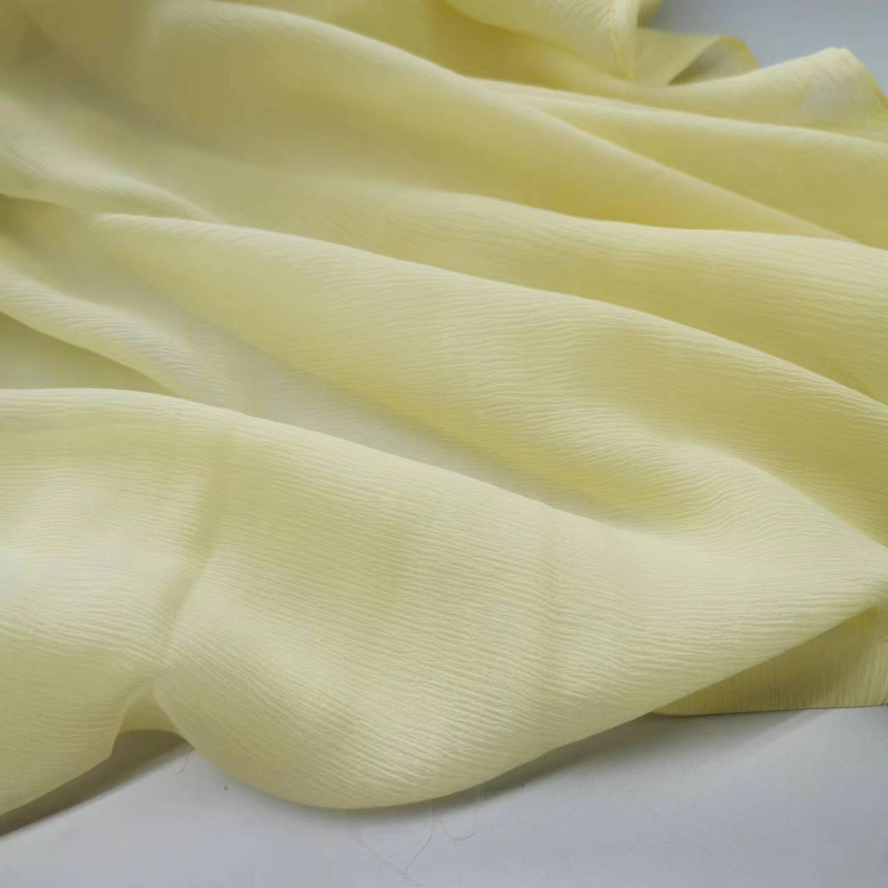 10mm Beige Silk Bark Wrinkled Fabric Breathable Skirt Fashion Wide Fabric