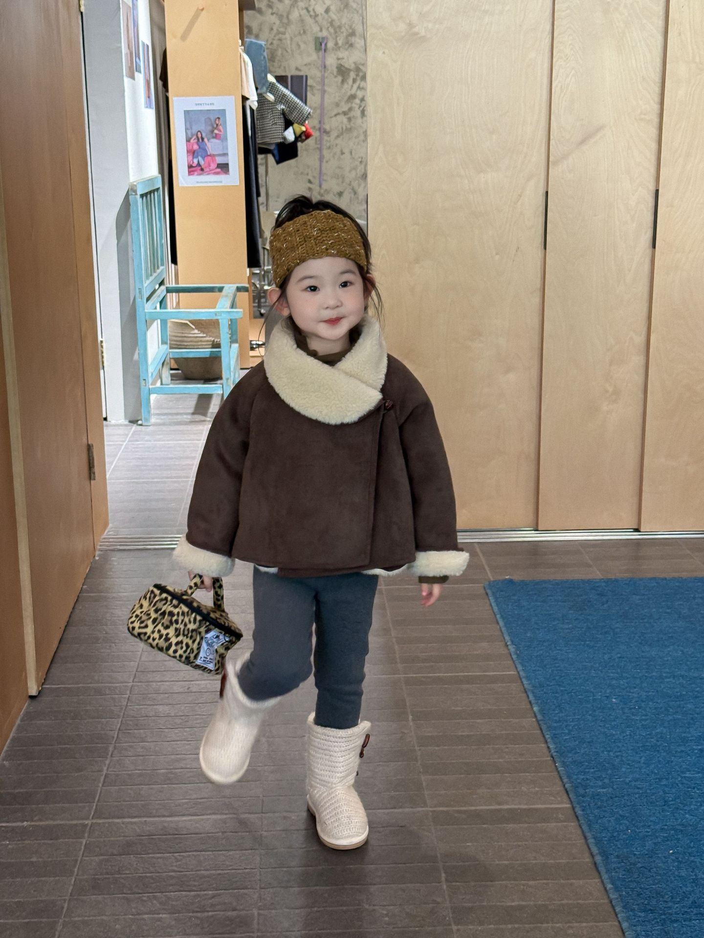 2025 New Winter Children's Clothing Korean Style Children's Clothing Girls' Suede Composite Lamb Wool Jacket Large Lapel Jacket