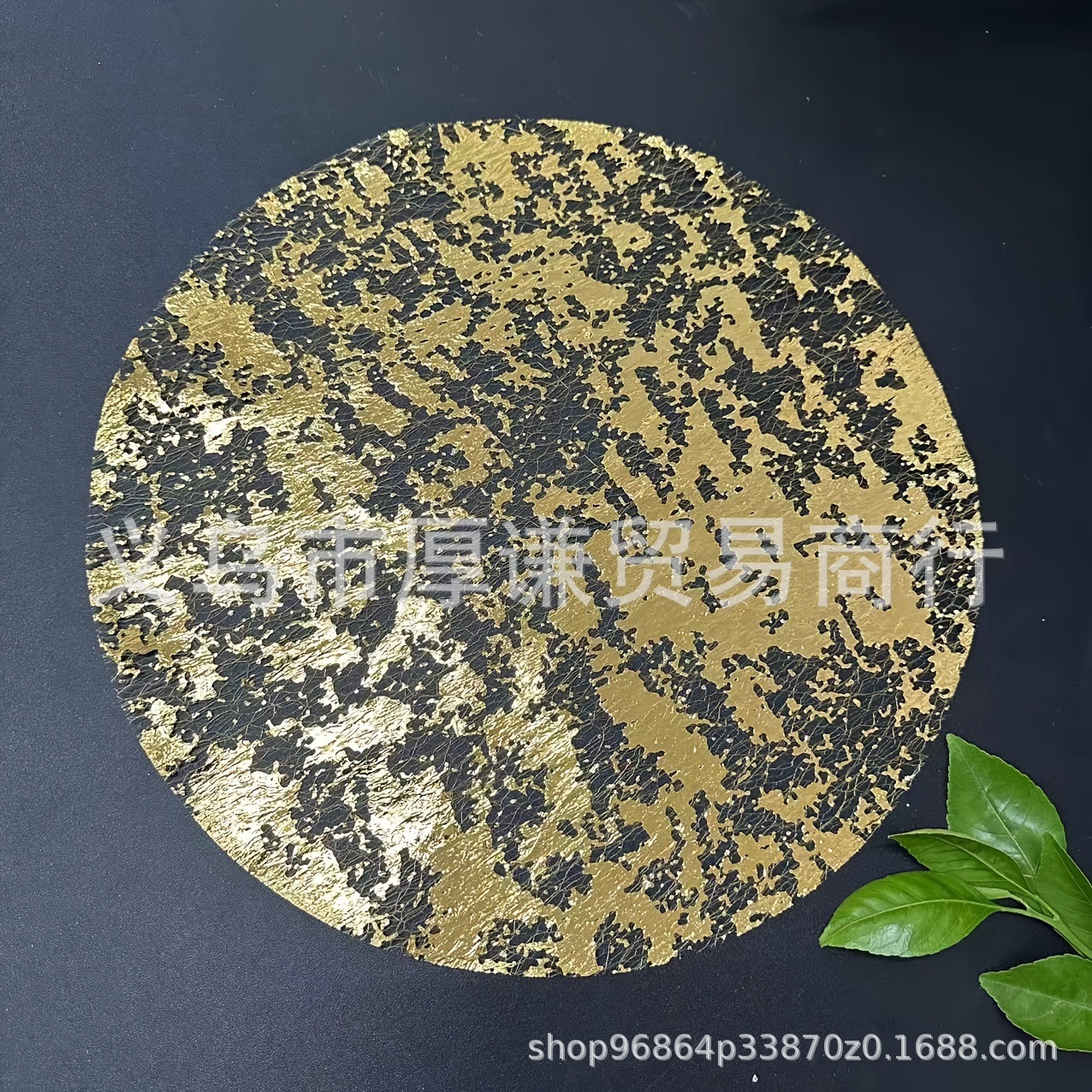 Amazon Cross-Border Disposable Round Aluminum Foil Table Mats in Bulk, Metal Mesh Pressed Tablecloths, Suitable for Home Decoration