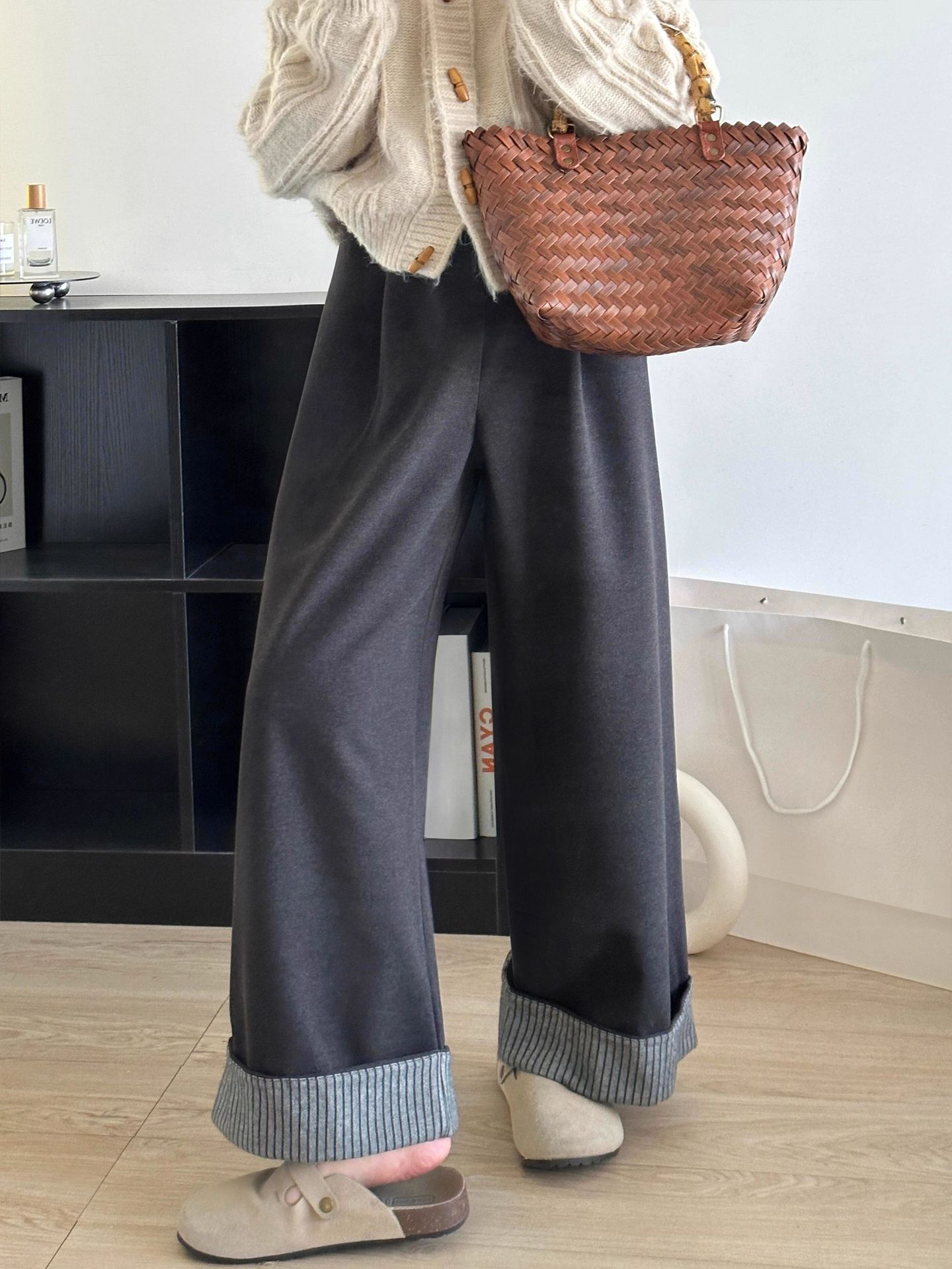 Pear-Shaped Figure Dark Gray Woolen Casual Pants for Women in Autumn and Winter Fleece-Lined for Fat Girls mm High-Waisted Loose Slimming Look Wide-Leg Pants