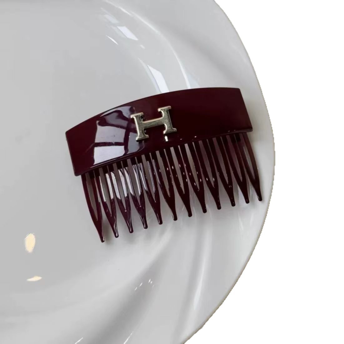 Korean Fashion Letter H Inverted Comb for Women 2025 New Style Forehead Bangs and Broken Hair on the Back of the Head Finishing Hair Comb Headwear