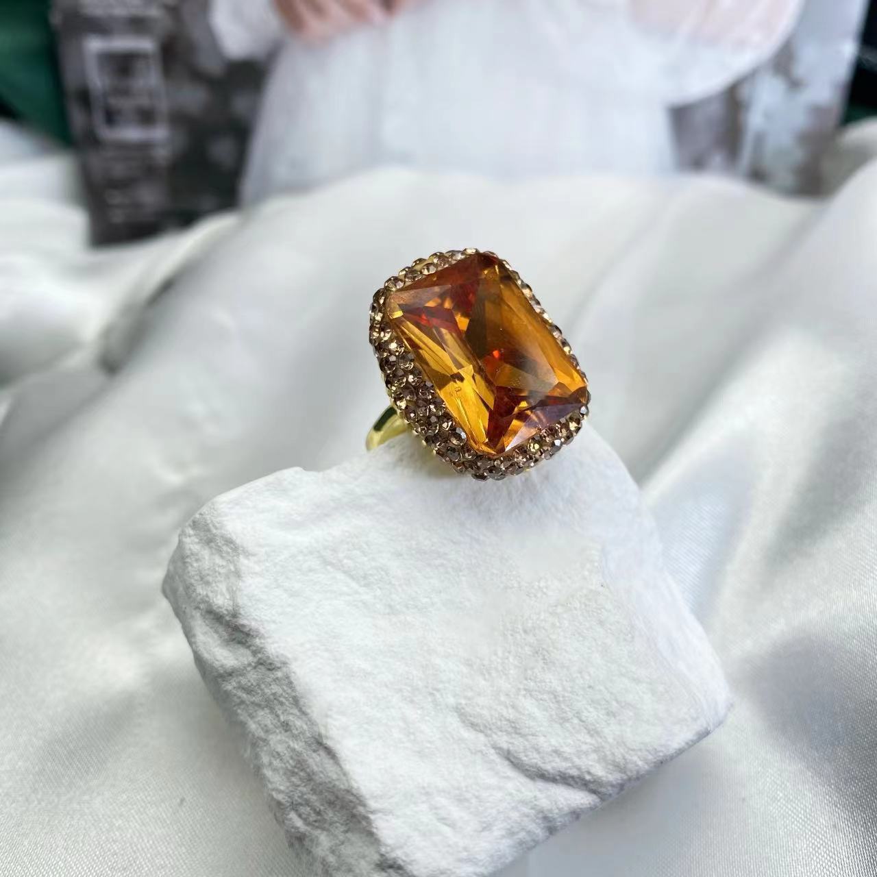 Natural Sudan Stone Women's Design Niche Retro Ring Light Luxury Opening Adjustable Ring Factory Direct Wholesale