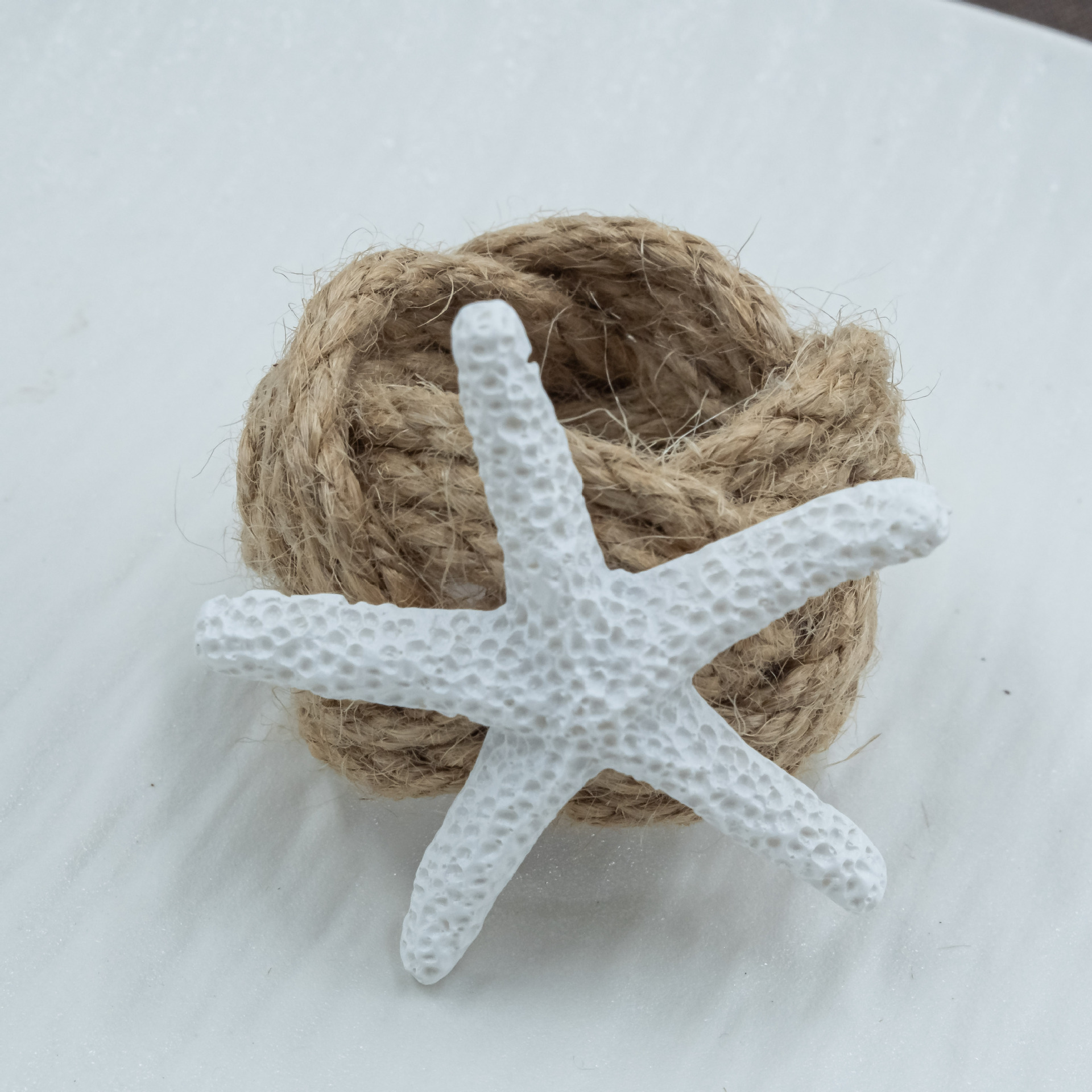 Cross-Border Hand-Woven Brown Hemp Rope Napkin Ring Starfish Hotel Decoration Natural Color Napkin Ring Napkin Buckle Wholesale
