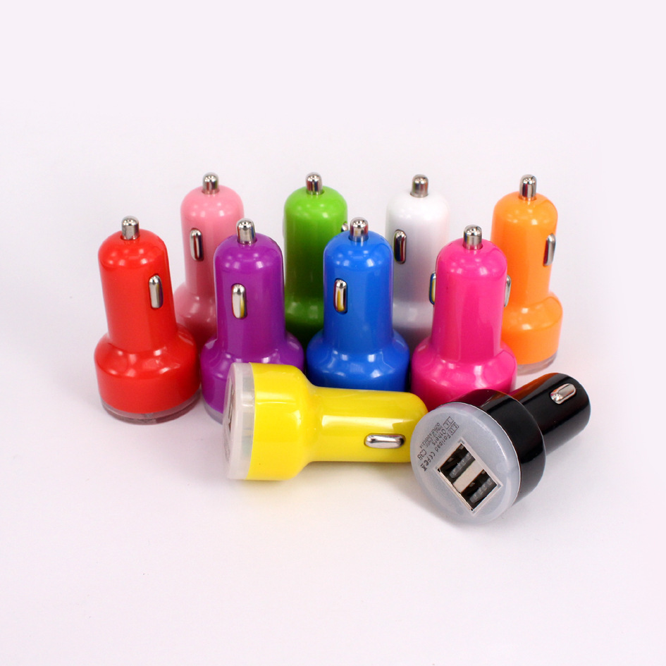 Dual USB mini one-shell pacifier car charger 5V2.1A car charger manufacturer explosion car charger