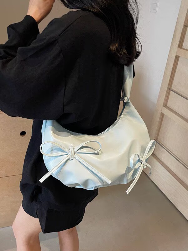 Niche Design Shoulder Bag 2025 New Bow Cloud Bag Cute Underarm Bag Versatile Commuter Shoulder Bag for Women
