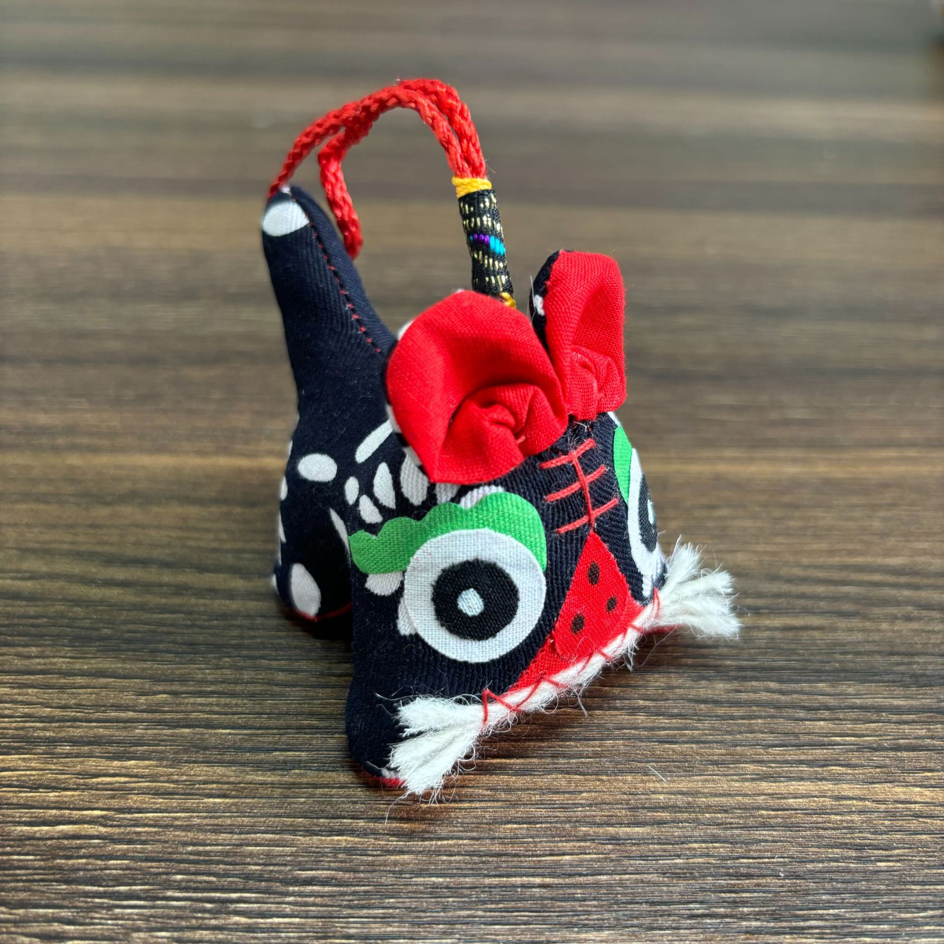 New Cloth Tiger Ornaments Folk Crafts Scenic Spot Hot-Selling Cultural and Creative Gifts Wangwang Handmade Cloth Tiger Manufacturer