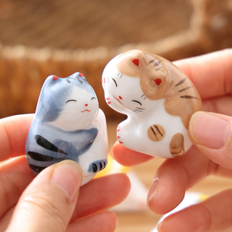 Minxin Soft Cute Animal Ceramic Cat Small Ornaments Pen Holder Household Chopsticks Rack Chopsticks Holder Chopsticks Pillow Hotel Tableware