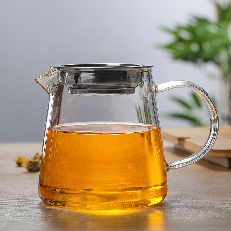 Factory wholesale heat-resistant glass fair Cup square male cup tea with tea drain tea sea kung fu tea ceremony accessories