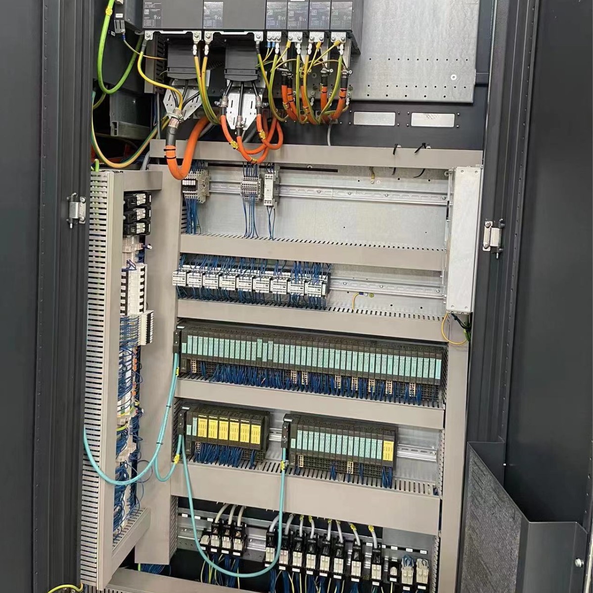 Transfer of Second-Hand Demag Ctxgamma2000Tc Turning and Milling Composite Z-Axis Stroke 2050 in Stock