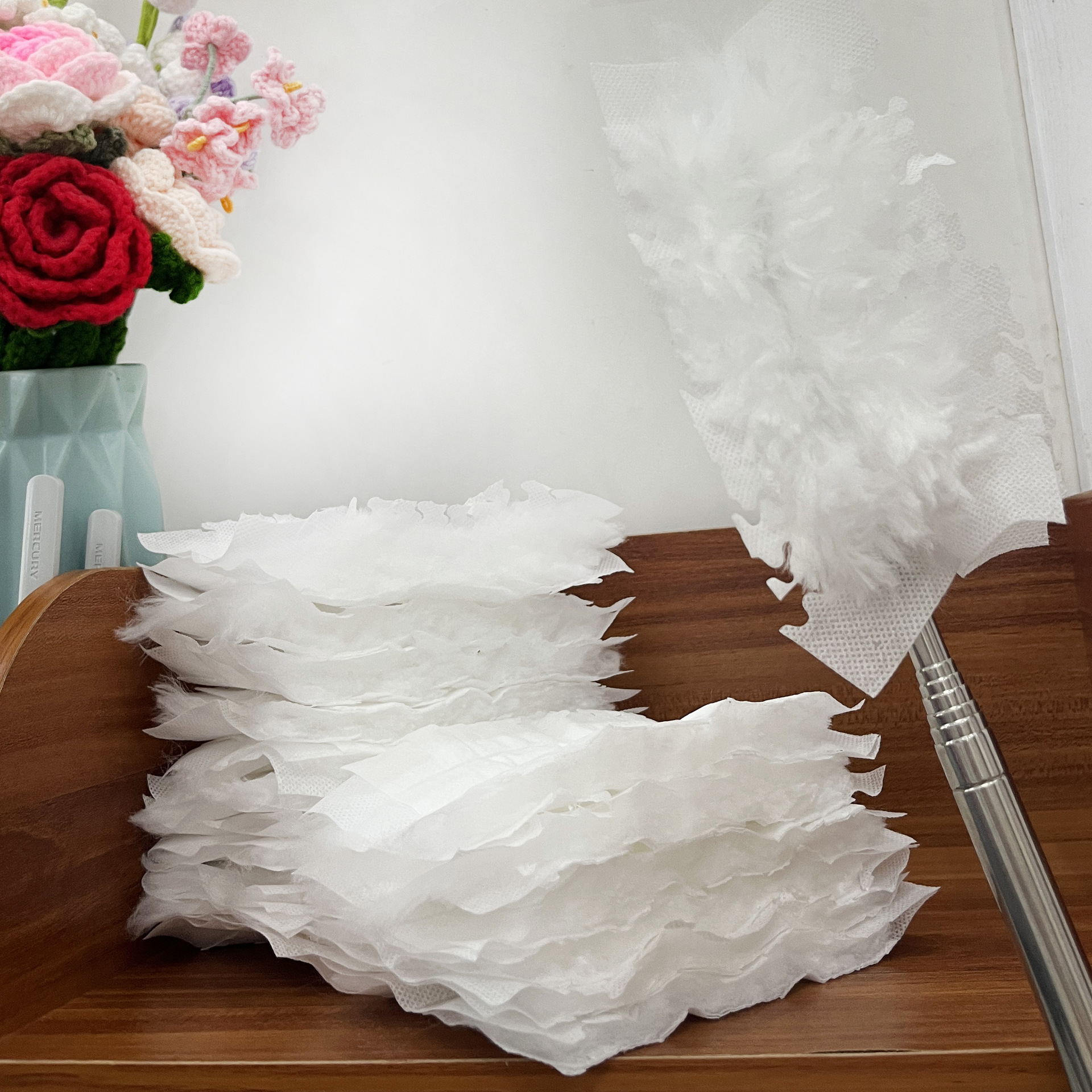 Dust duster fiber lengthened electrostatic suction desktop sweep telescopic dust brush replacement cloth head retractable disposable