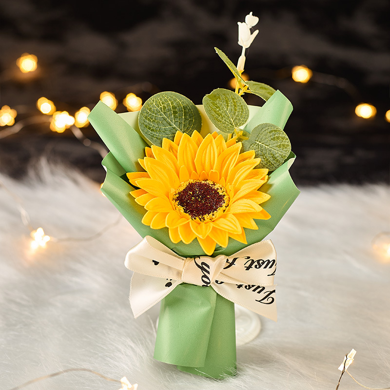 Graduation Season Souvenirs, Sunflowers, Gypsophila, Carnations, Dried Flowers, Immortal Flowers, Small Bouquets, Small Gifts, Wholesale