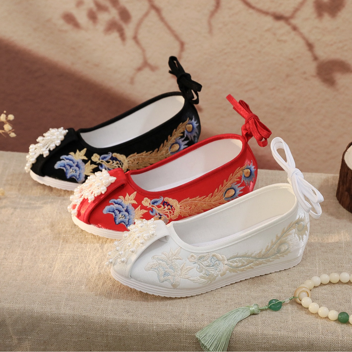 Qingluan single-layer shoes cotton-padded shoes Hanfu shoes wool mouth fleece-lined hanging beads tassel ancient costume phoenix embroidered cloth shoes