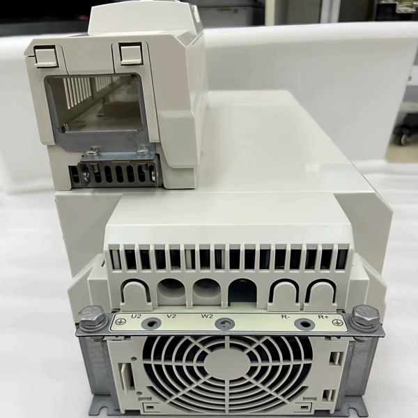 Spot Real Acs850-04-014A-5+J400 New Original