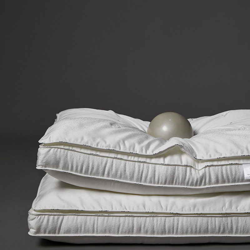 Летняя подушка класса А из двухслойного шелка с 100% шелком из тутового дерева на верхнем слое, пушистая и мягкая, подходит для изгиба шейного отдела