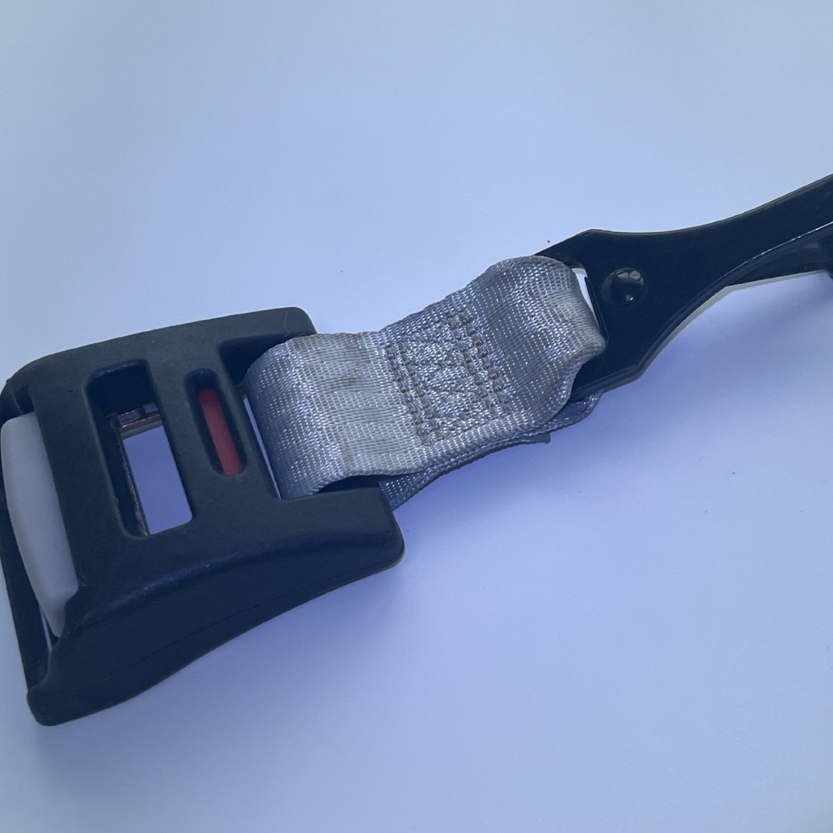 Car Kids Safety Seat Universal Seat Belt Adjuster Latch Hook Adjustable Extended Pull-Up Belt