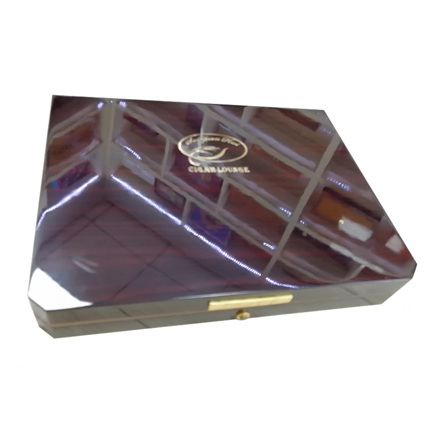 Производители могут производить яркие деревянные сигарные коробки, расписные и окрашенные деревянные коробки для хранения сигар, увлажняющие коробки для сигарет