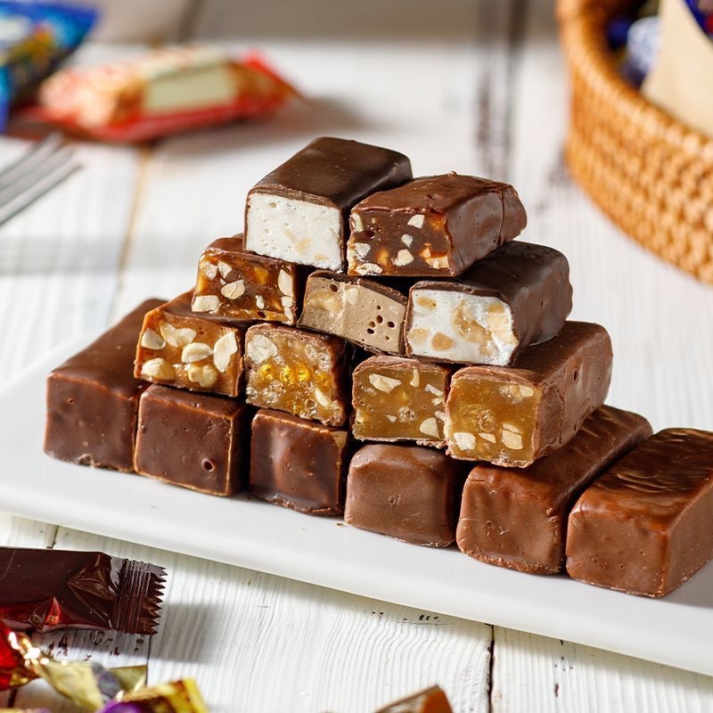Russian Style Mixed Candy Chocolate Multi-Flavor Fudge Chocolate Wedding Candy New Year Snacks Wholesale Free Shipping