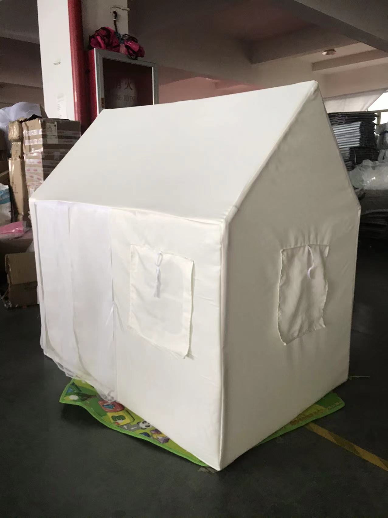 Customized Korean New White Kidsren's Tent Game House Indoor Boys and Girls Toys Oversized Solid Wood Bracket House