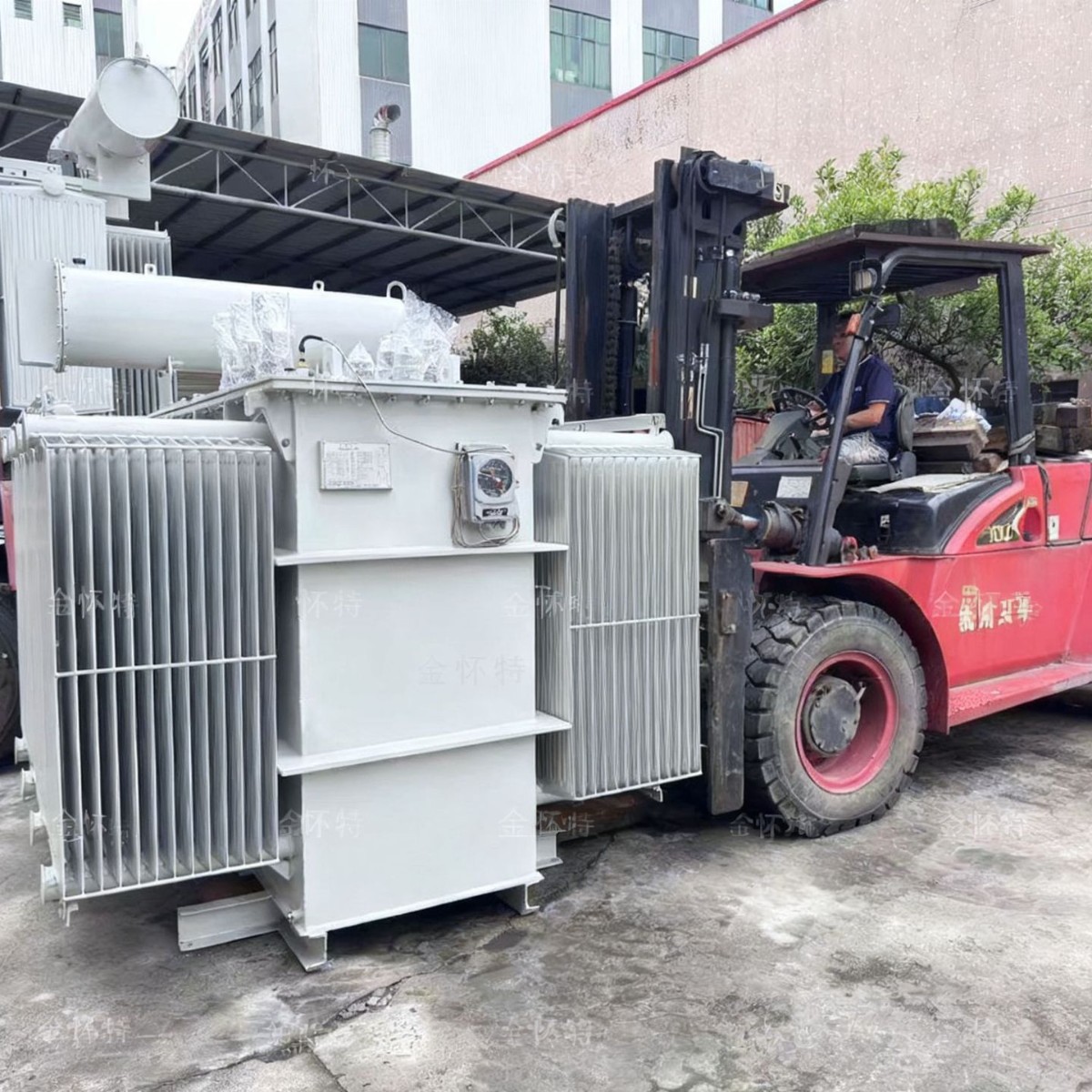 The New Manufacturer Supplies Customized S11 Oil-Immersed Transformers