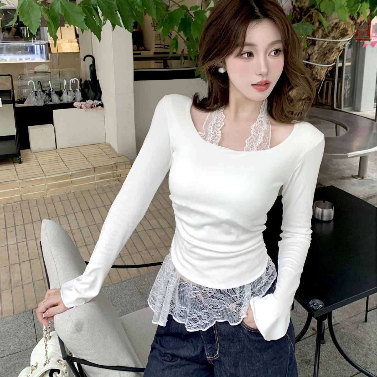 Hot Girl Lace Splicing Suspender Halter Fake Two-Piece Long-Sleeved T-Shirt Women's Waist Slimming Look Beautiful Black Top Fashion