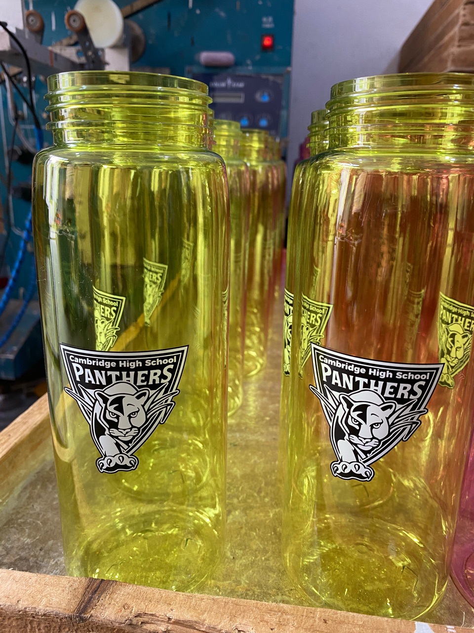 Yiwu silk screen processing multi-color printing design logo processing silk screen color number is not limited