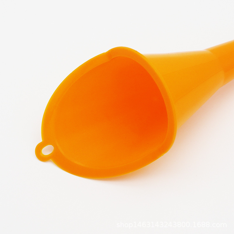 Long mouth hand-free fuel funnel car motorcycle oil fuel treasure additive small caliber thickened funnel