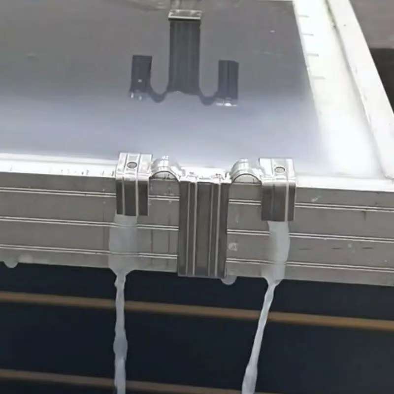 Barb Design 304 Stainless Steel Drainage Clip Deflector Photovoltaic Module Dust Collector Photovoltaic Panel Water and Mud Drainage Clip