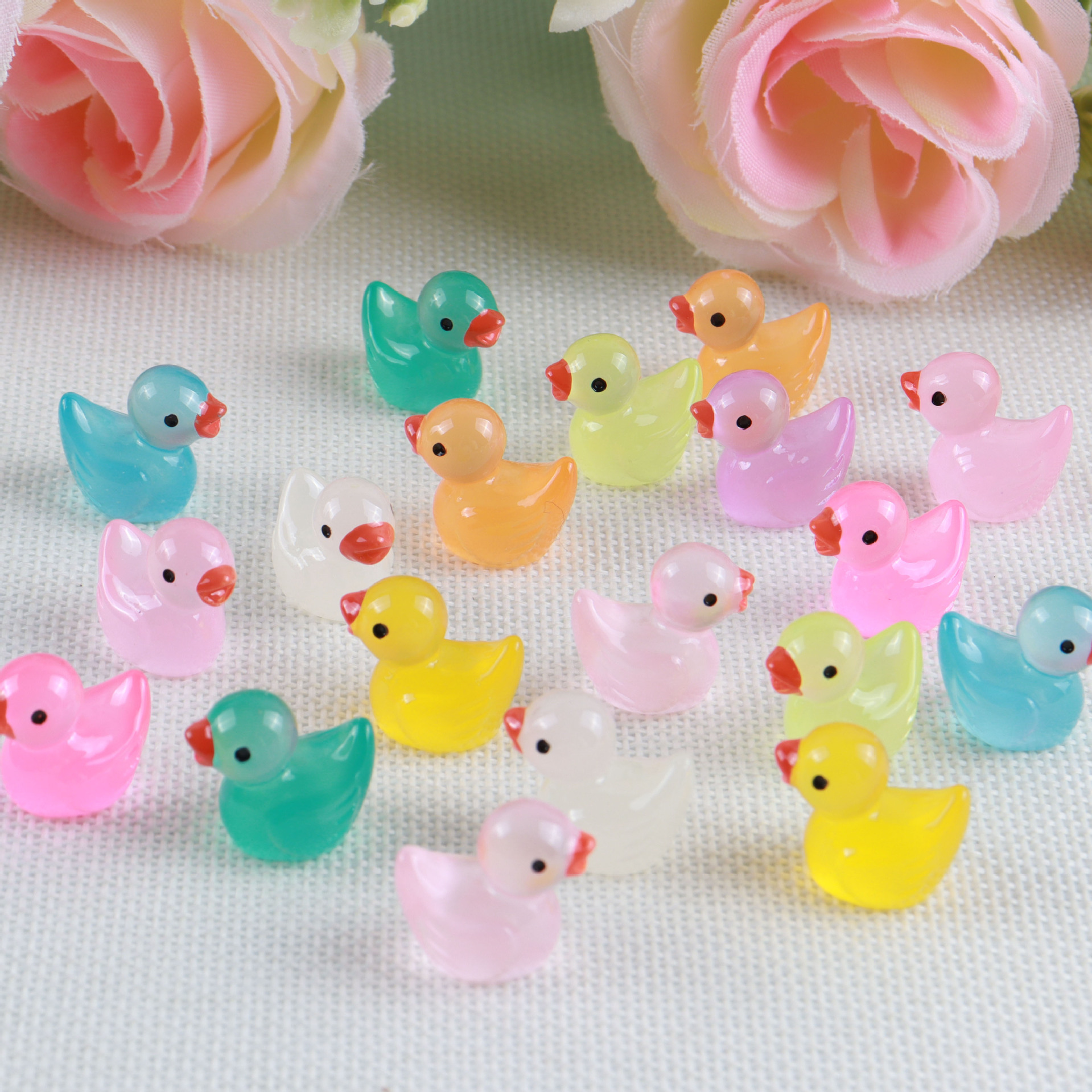Cross-border resin luminous little duck diy jewelry hair accessories mini car creative micro landscape ornaments