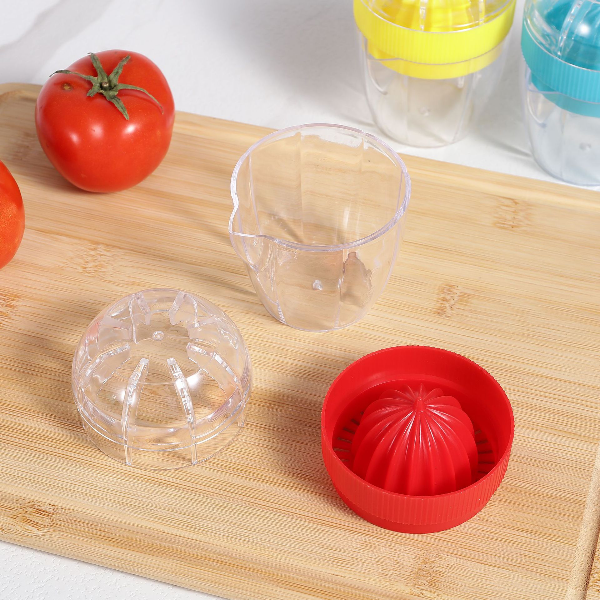 Factory Direct Supply Mini Lemon Juicer Fruit Orange Press Small Apple Pear Juicer