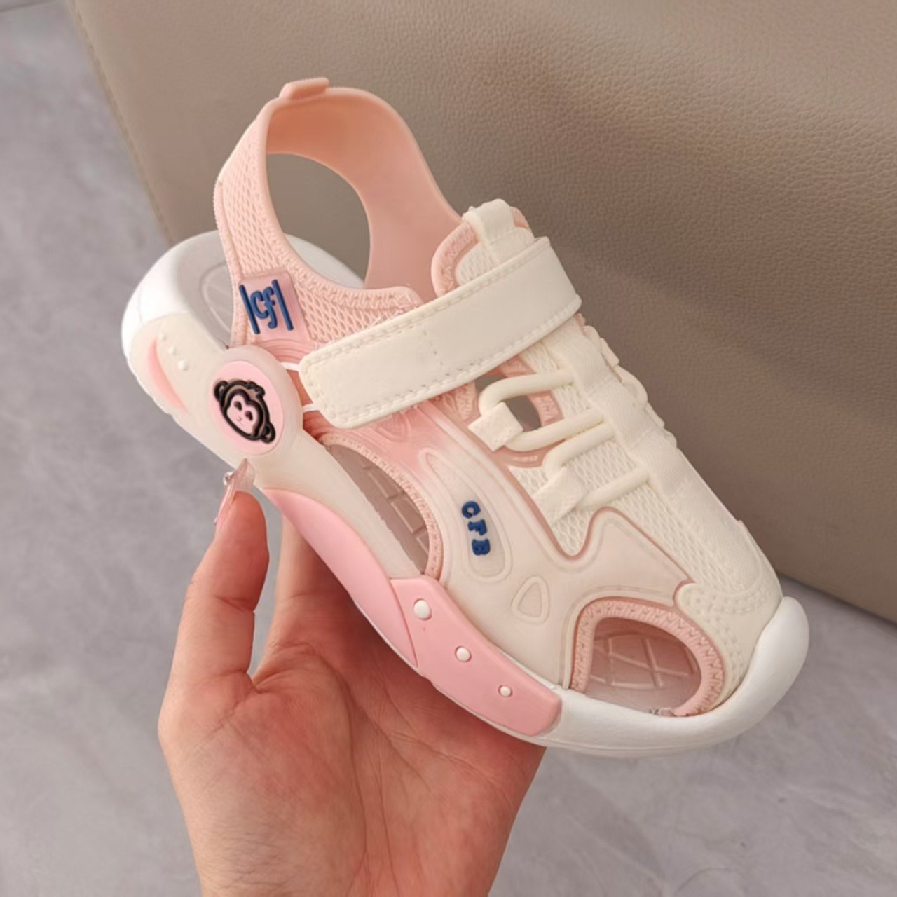 Summer New Style Sports Toe-Toe Sandals with Soft Soles for Boys, Small, Medium and Large Girls, Casual Beach Wholesale, Cool