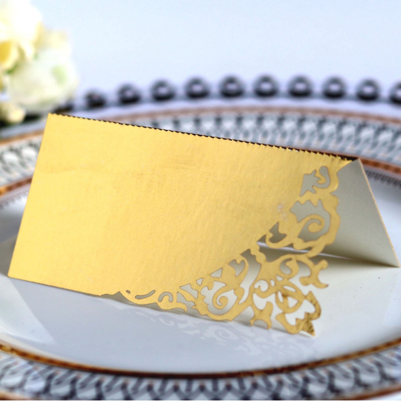 Кросс-бордерная европейская свадебная лазерная карточка с вырезом, трехмерная карточка для стола, красивая свежая зеленая карточка, оптовая продажа в Шэньчжэне