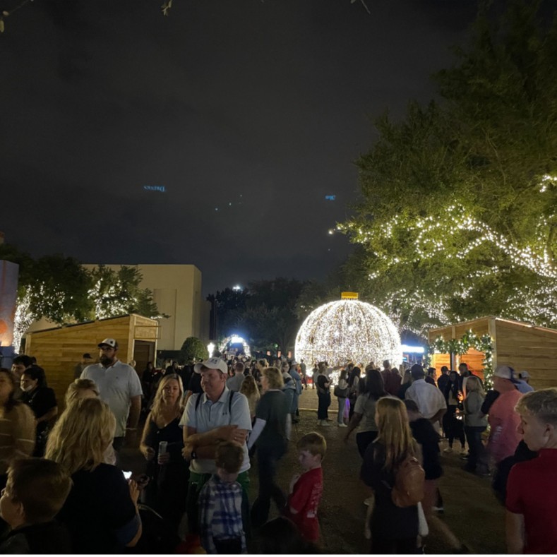 Lamps Customized Holiday Shapes, Large Christmas Luminous Outdoor Lighting, Atmospheric Lamps and Ornaments Decoration