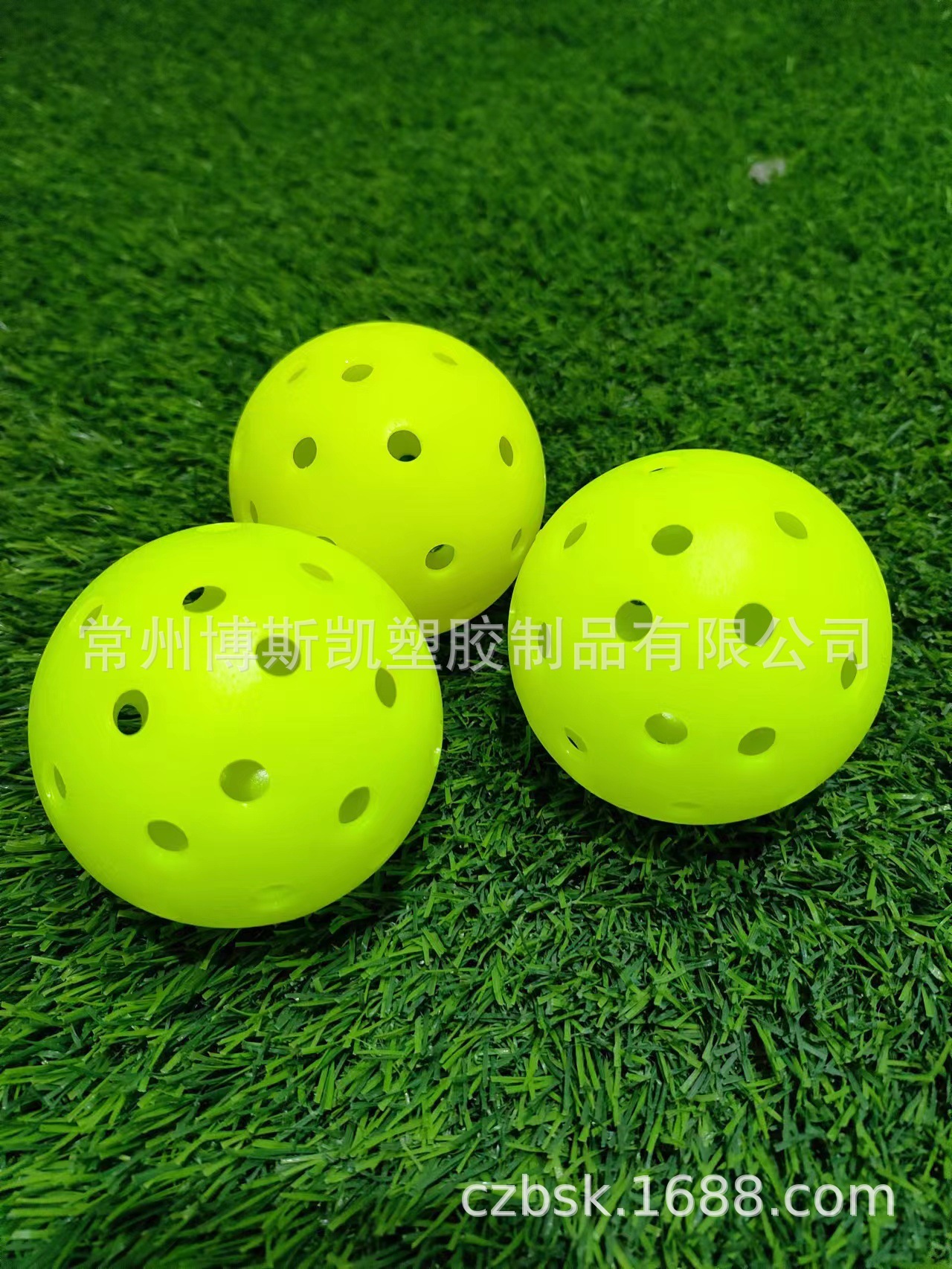 pickleballs 40 Holes 74MM Rolling Plastic One-piece Porous PE Hole Ball