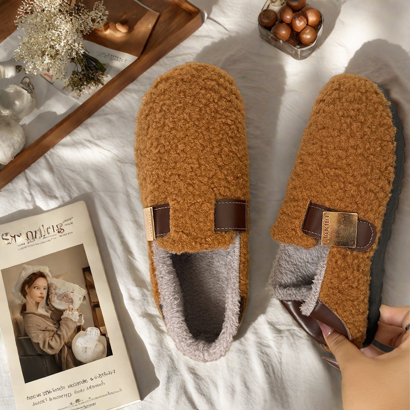 2025 Winter Korean Style Women's Shoes for Outer Wear, Velvet and Cotton Retro Flat-Soled Slip-On Cotton Shoes, One-Piece Drop Shipping